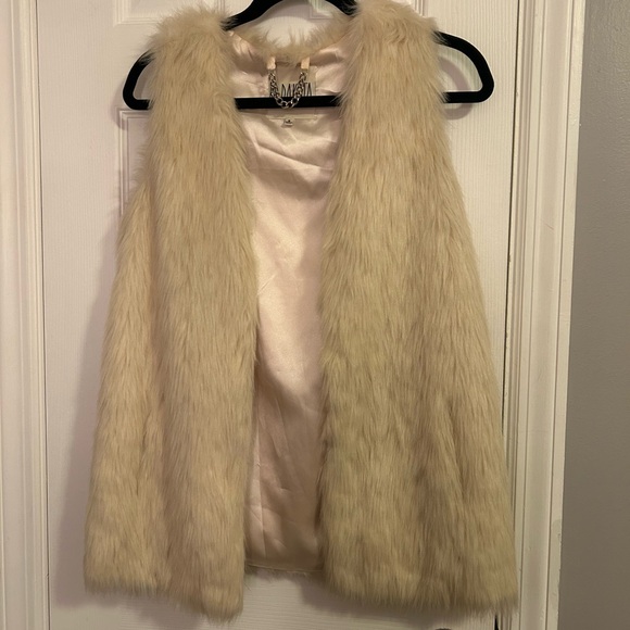 BB Dakota Jackets & Blazers - BB Dakota Faux Fur Vest in Cream
